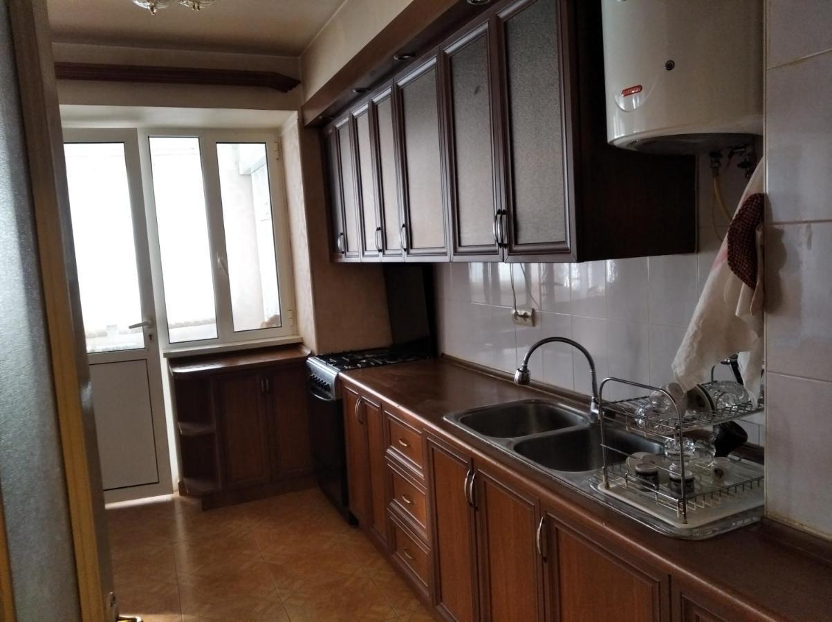 3 Room Apartment In Small Center Of Ереван Екстериор снимка