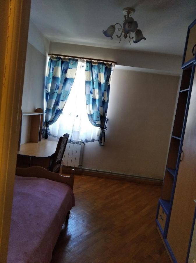 3 Room Apartment In Small Center Of Ереван Екстериор снимка