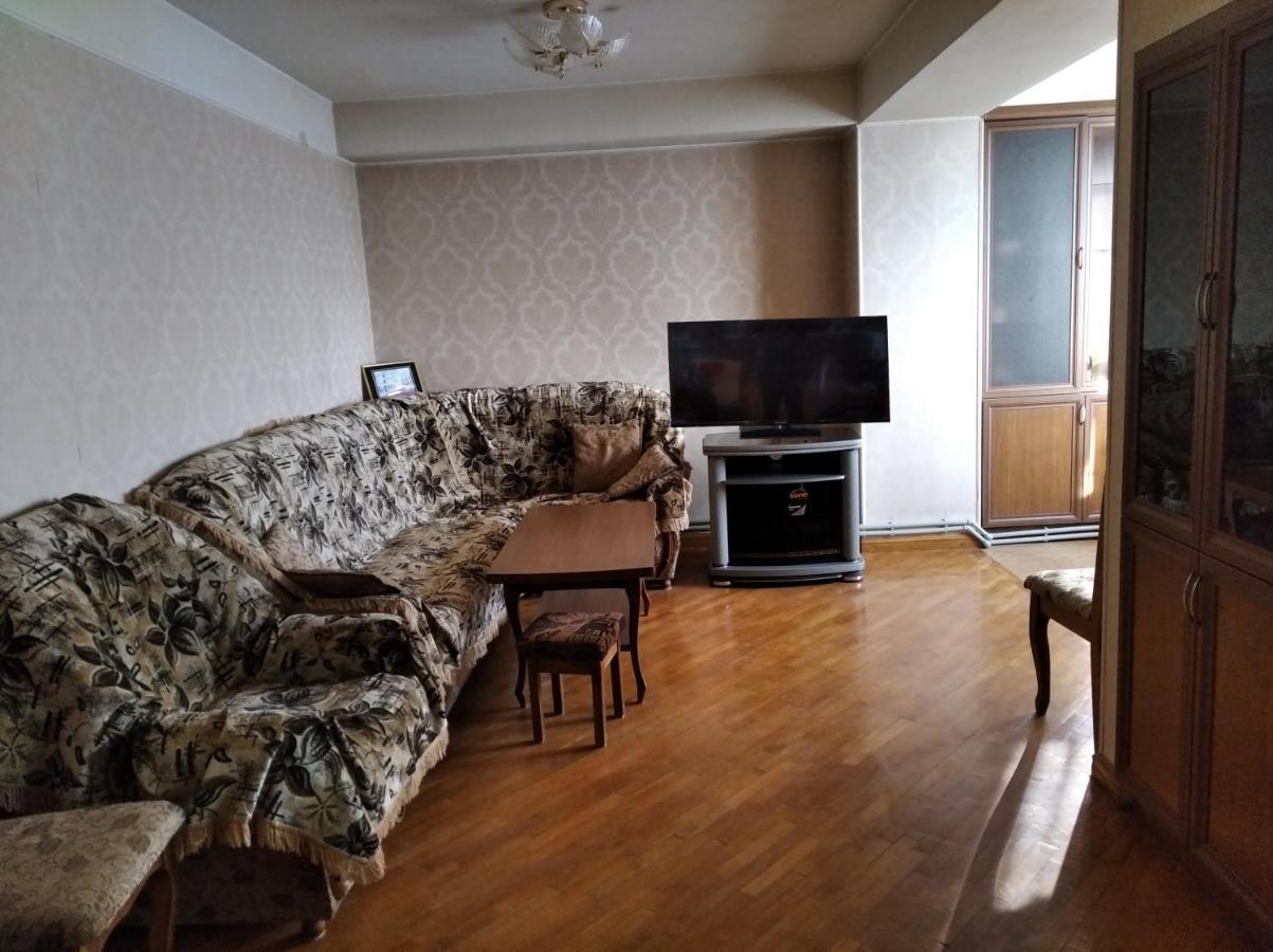 3 Room Apartment In Small Center Of Ереван Екстериор снимка