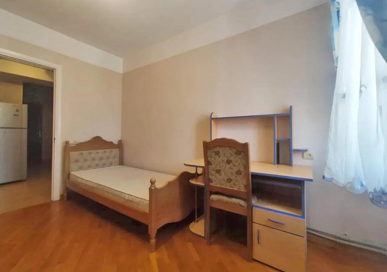 3 Room Apartment In Small Center Of Ереван Екстериор снимка