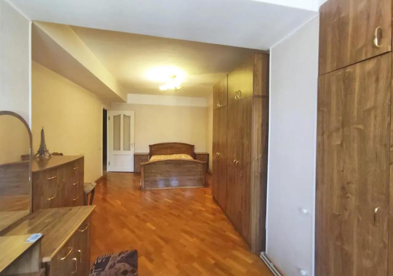 3 Room Apartment In Small Center Of Ереван Екстериор снимка